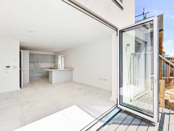 99 Marine Drive Penthouse Less than 3MB-18